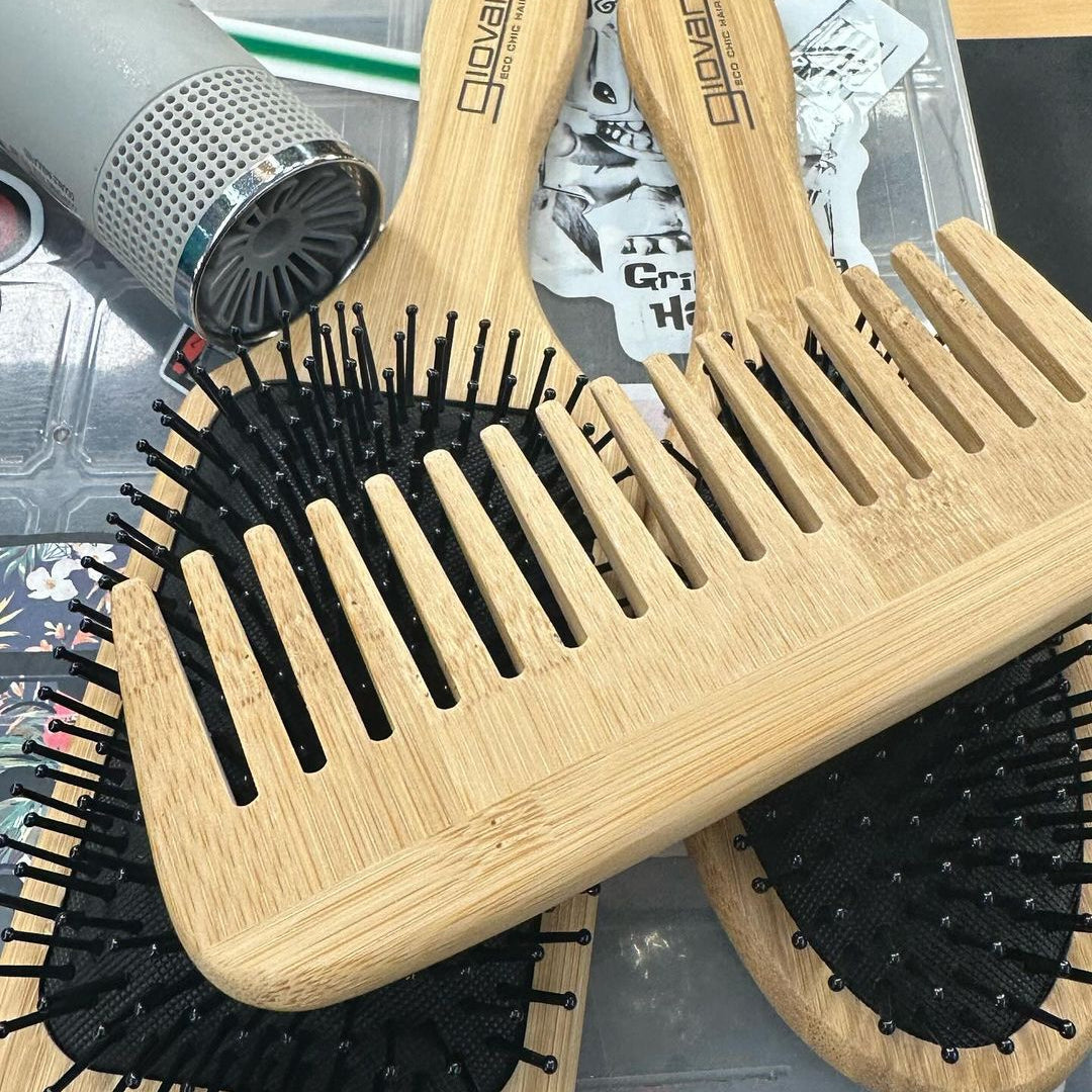 Giovanni brushes and comb